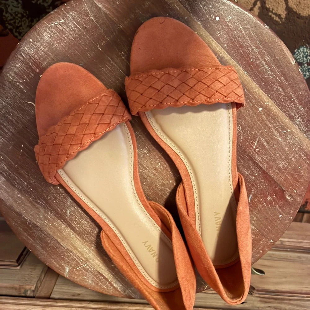 Old Navy rust orange braided suede flats size 7 - Picture 3 of 4